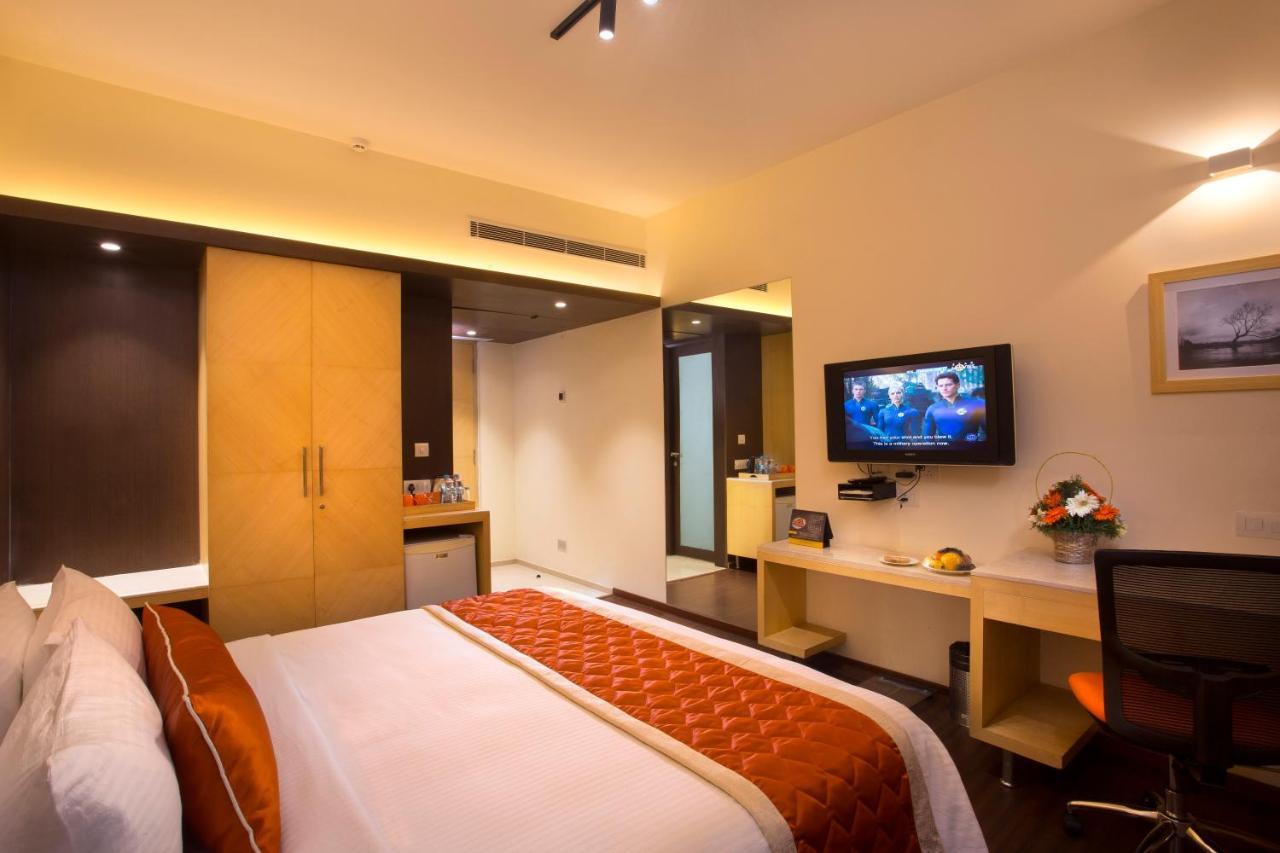 Hotel Langford Keys By Tgi à Bangalore Extérieur photo